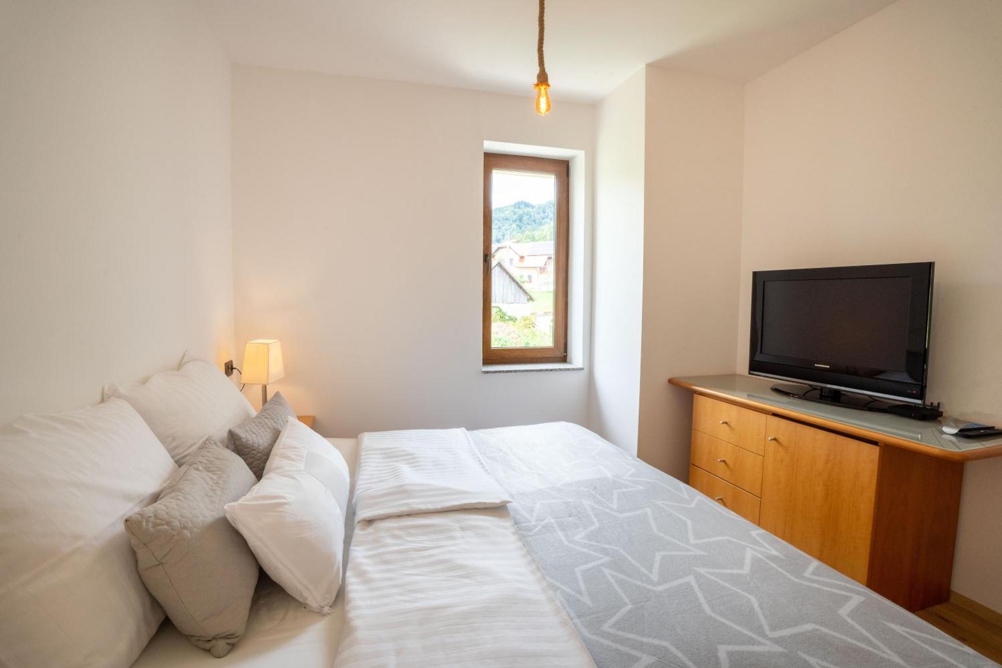 Aparthotel Hom At Vintgar Zgornje Gorje Quarto foto