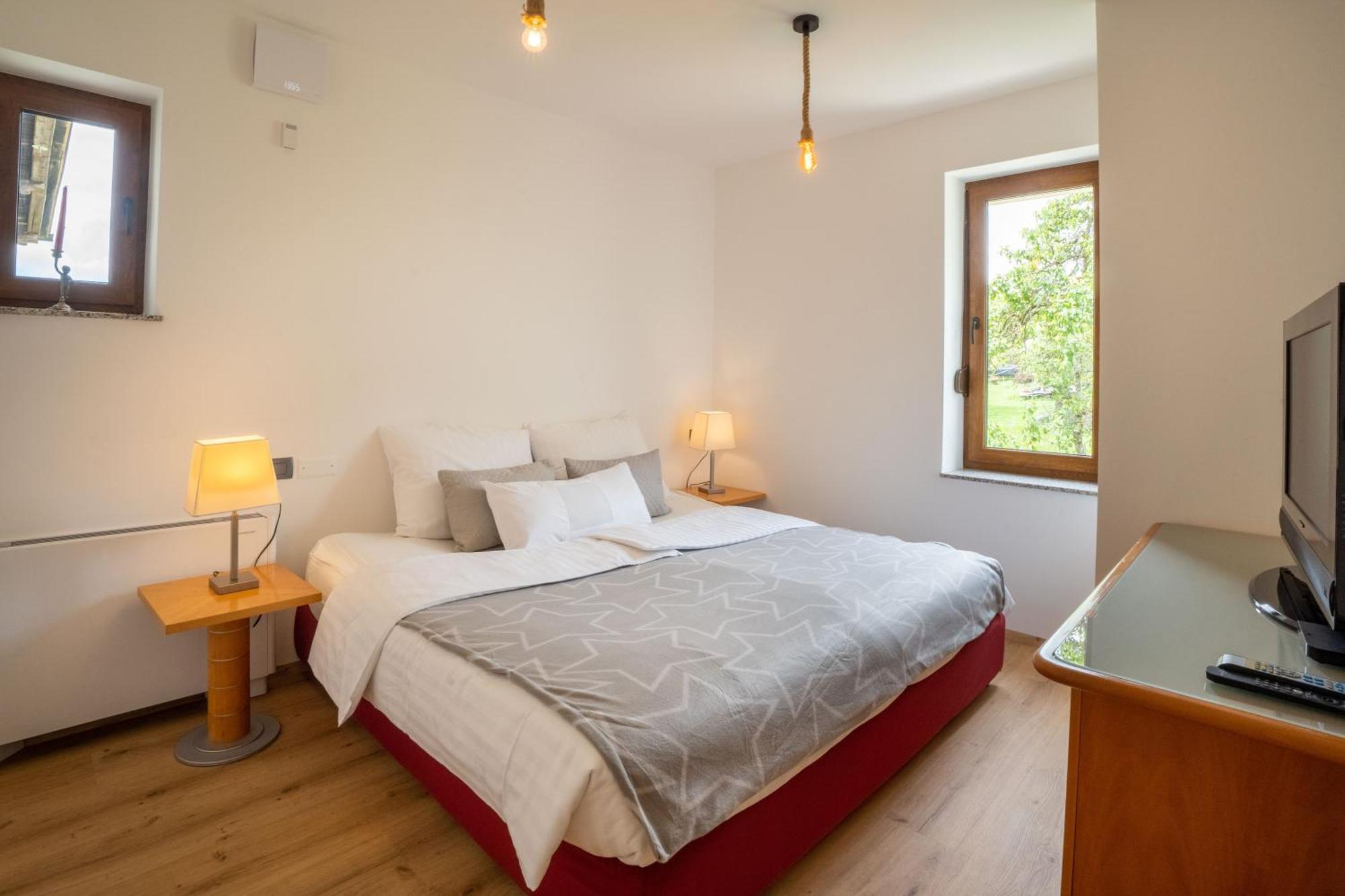 Aparthotel Hom At Vintgar Zgornje Gorje Quarto foto